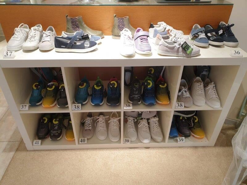 Grosse Auswahl an Kinderschuhen